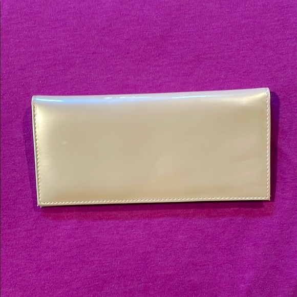 Beijo Cream Wallets with Sophisticated Metallic Accents - Picture 3 of 3